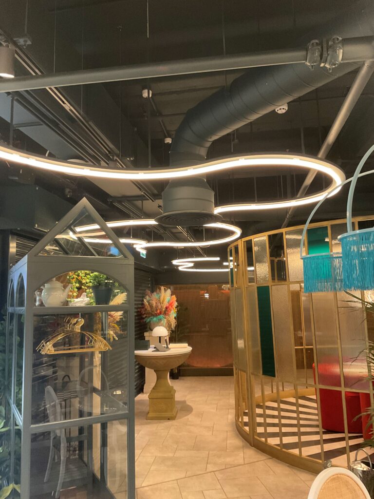 rosarium bar and restaurant lighting